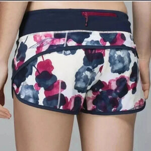 Lululemon 2.5" inseam speed shorts inky floral size 6